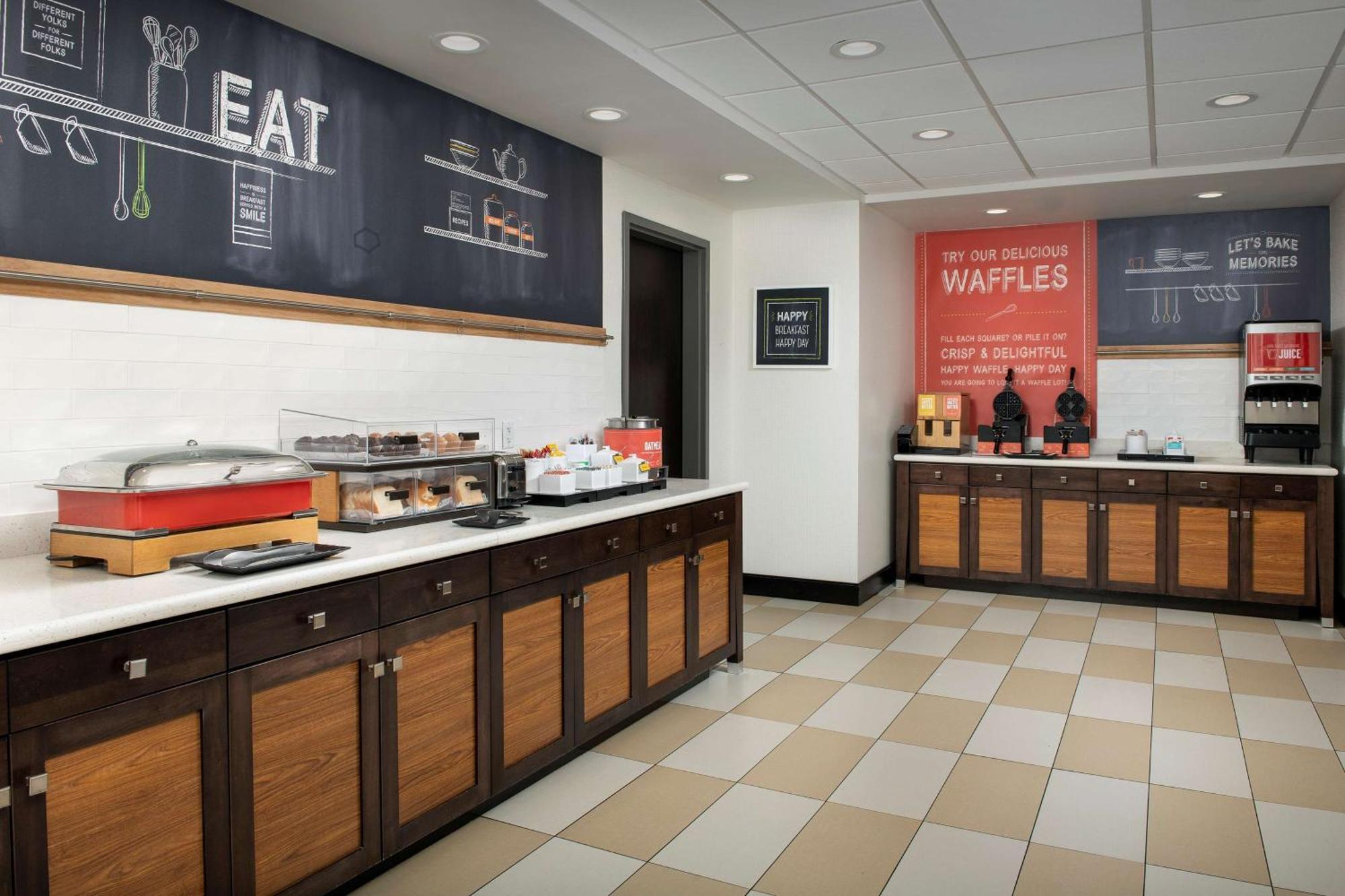 Hampton Inn Knoxville Clinton I-75 Exteriör bild